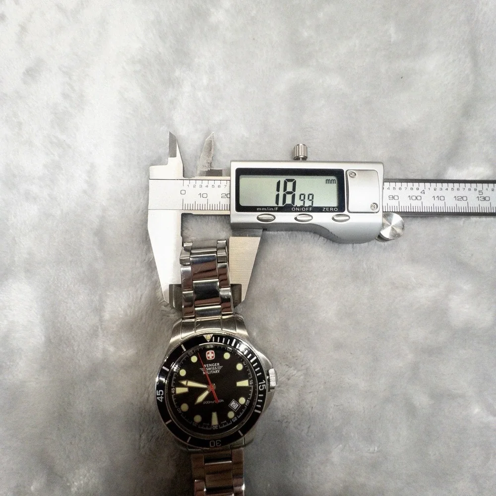 Wenger Swiss Military Battalion Dive Mens 44mm Watch New Battery Stainless Band